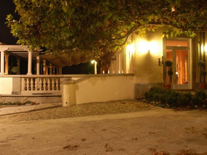 Archisio - Giovanna Azzarello - Progetto Spazi commerciali