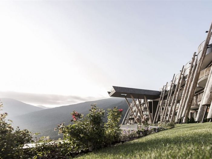 Archisio - Noa Network Of Architecture - Progetto Hubertus oscillante tra cielo e terra