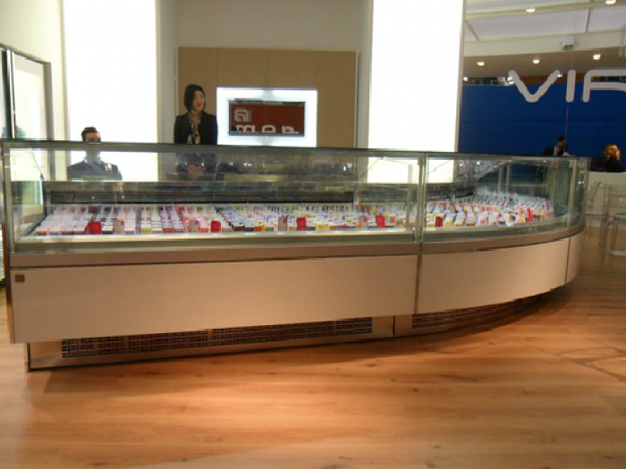 Archisio - Cotto Arredamenti - Progetto Arredamenti per farmacie e parafarmacie gelaterie