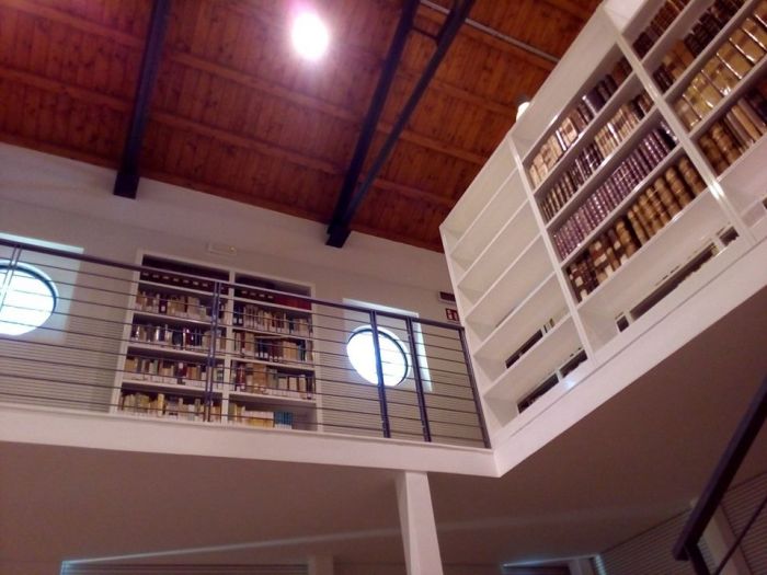 Archisio - Adriano Gerardo Pasciuti - Progetto Realizzazione ballatoio e scaffalature biblioteca