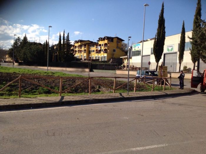 Archisio - Ambientline - Progetto Costruzioni esterne in zona commerciale