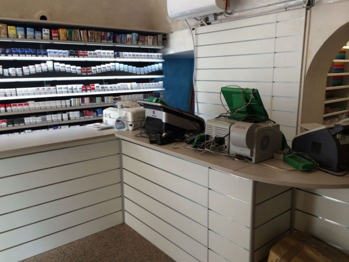 Archisio - Imetallici Di Taverna Andrea Taverna - Progetto Allestimento tabaccheria in cento torino