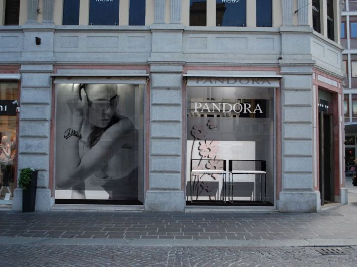 Archisio - Andrea Pontoglio - Progetto Altokarato brescia - luxury store