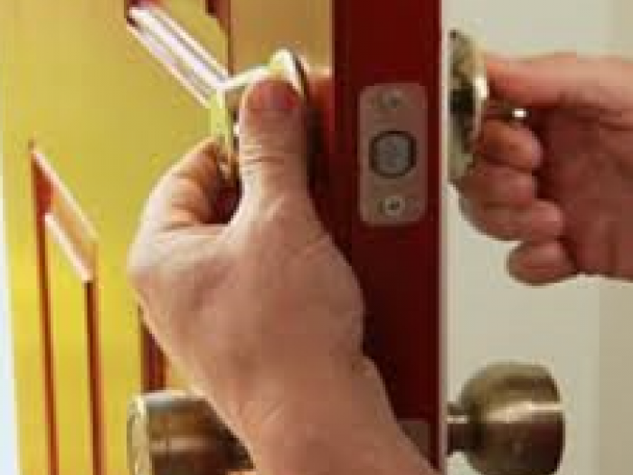 Archisio - Fabbro Milano - Multiservice - Progetto Riparazione porte