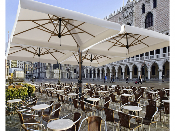 Archisio - Tende Nico Design - Progetto Progetto ombrelloni a grandi superfici