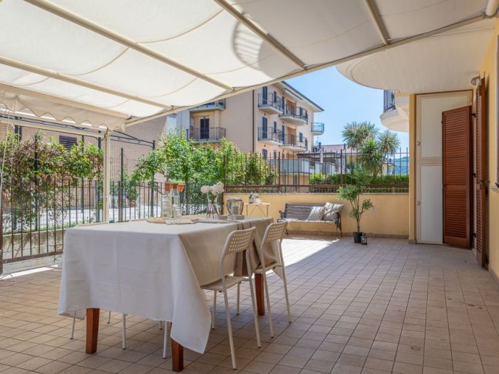 Archisio - Arianna Di Carlantonio Habitathomestaging - Progetto warm neutrals home staging