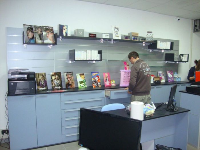 Archisio - Imetallici Di Taverna Andrea Taverna - Progetto Pareti in cartongesso e arredo locale commerciale