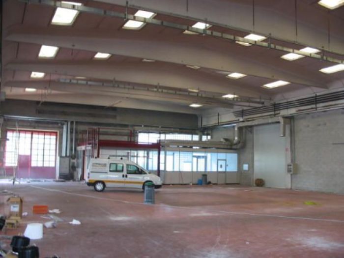 Archisio - Modernaluce Impianti Elettrici - Progetto 2009-2010 sovico officina meccanica