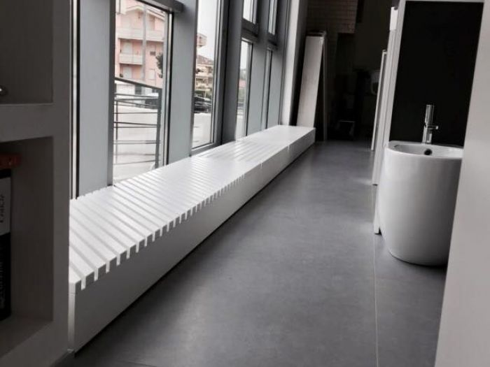 Archisio - Onlywood - Progetto Boiserie in rovere spazzolato edo store man espositori per mattonelle in cinelli store