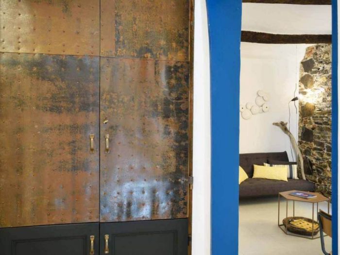 Archisio - Roberto Silvestri - Progetto Una casa a camogli storie e pareti colorate