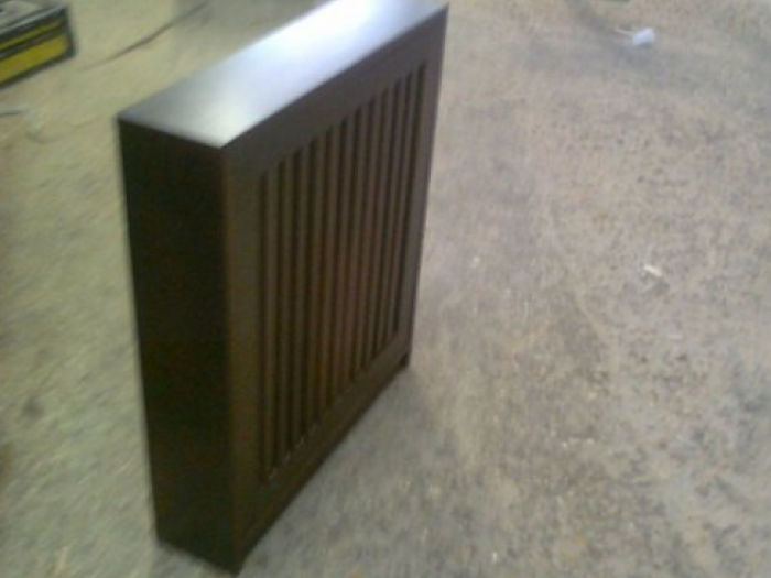 Archisio - Arte Del Legno 86 Snc - Progetto Copritermosifoni decapati in noce bianchi anticati