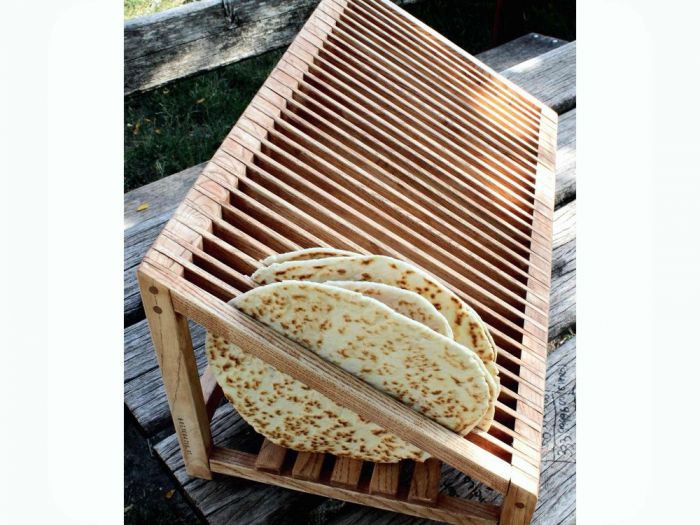 Archisio - Bottega 256 - Progetto Rastrelliera per piadine morena