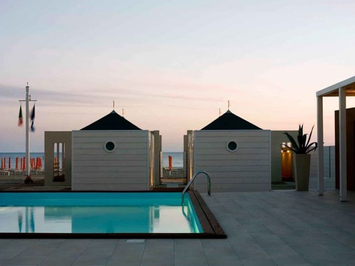 Archisio - Architectural Make Up - Progetto Stabilimento balneare mio e tuo marina di grossetoArch massimo viti arch francesca amore