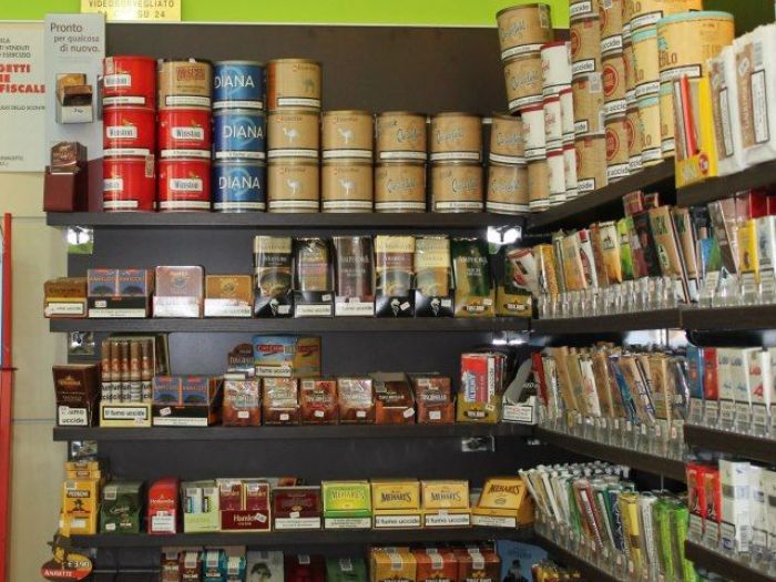 Archisio - Imetallici Di Taverna Andrea Taverna - Progetto Arredamento tabaccheria