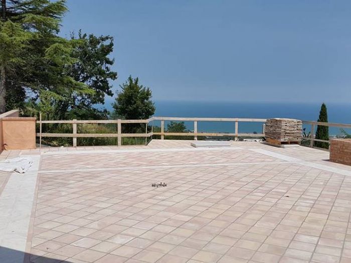 Archisio - Malagrida Group Srl Canalina Infinity - Progetto Terrazzo a fermo