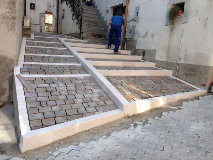 Archisio - Maurizio Loi - Progetto Committente comune di rapino - pavimentazione del centro storico di rapino via roma tratto case da capo