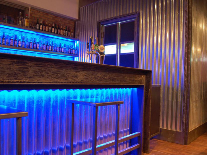 Archisio - Officine Architetti - Progetto Favelas pub