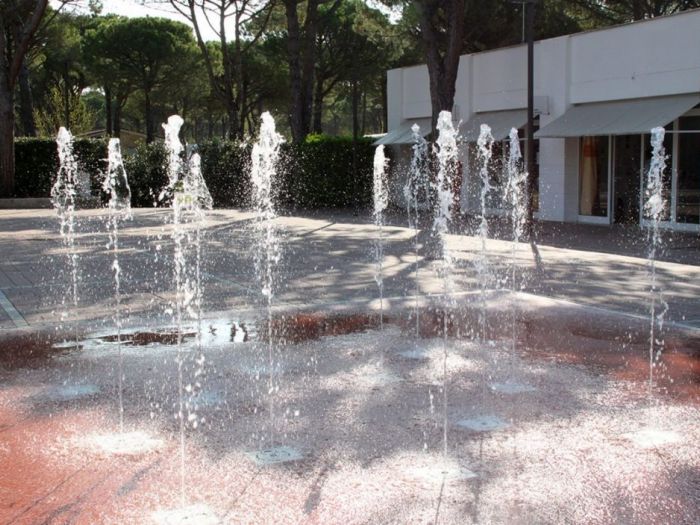 Archisio - Forme Dacqua - Progetto Fontana a pavimento - camping union lido