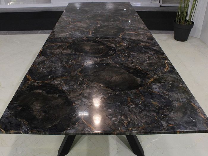 Archisio - Gminternational - Progetto Cubi e tavoli in marmo