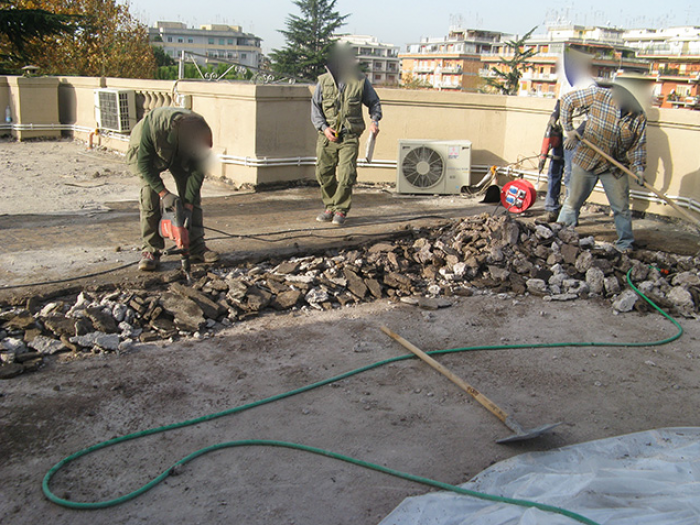 Archisio - Edil Rocchi - Progetto Rifacimento terrazzi tradizionali impermeabilizzazione con guaine elastomeriche rifacimento massetti posa in opera di pavimentazione