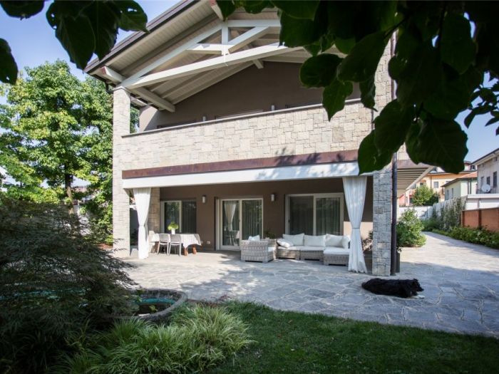 Archisio - Architrevi Studio Maridati - Progetto Ristrutturazione villa bifamiliareDuerre house