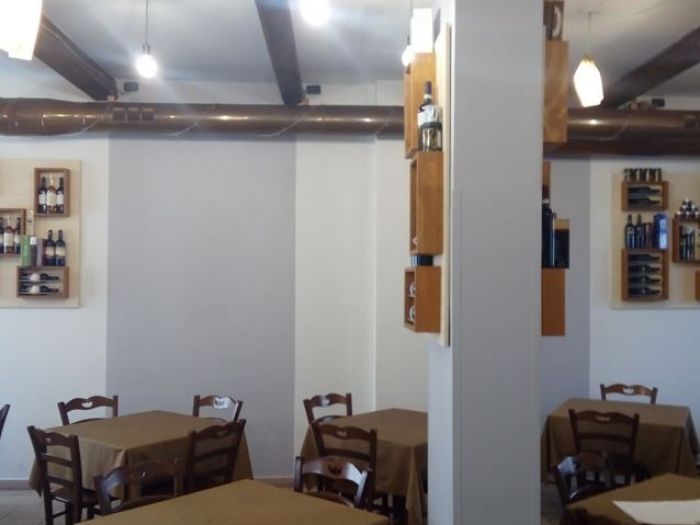 Archisio - Domenico Sforza - Progetto Ristorante il postaccioLavori di pitturazione e nuova illuminazione del ristorante il postaccio