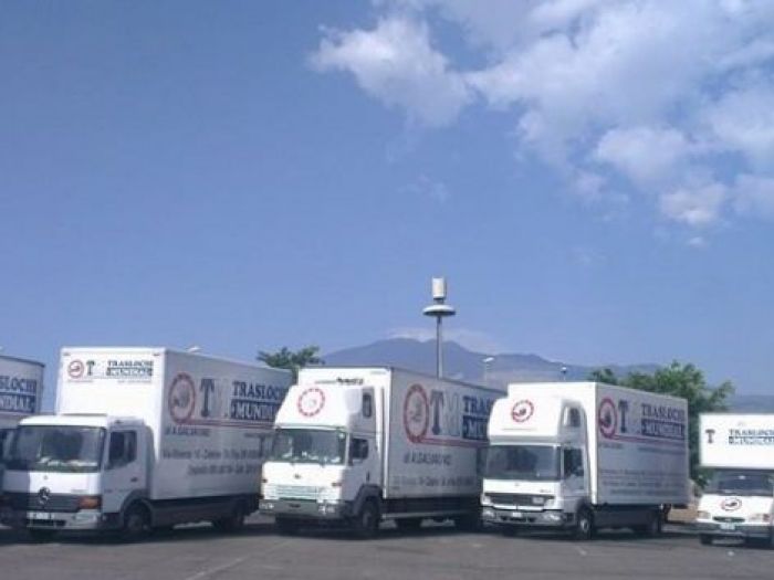 Archisio - Traslochi Mundial Busto Arsizio - Progetto Imballaggio - italia e estero - deposito - mobili - noleggio veicoli - noleggio scale - traslochi privati - traslochi pubblici