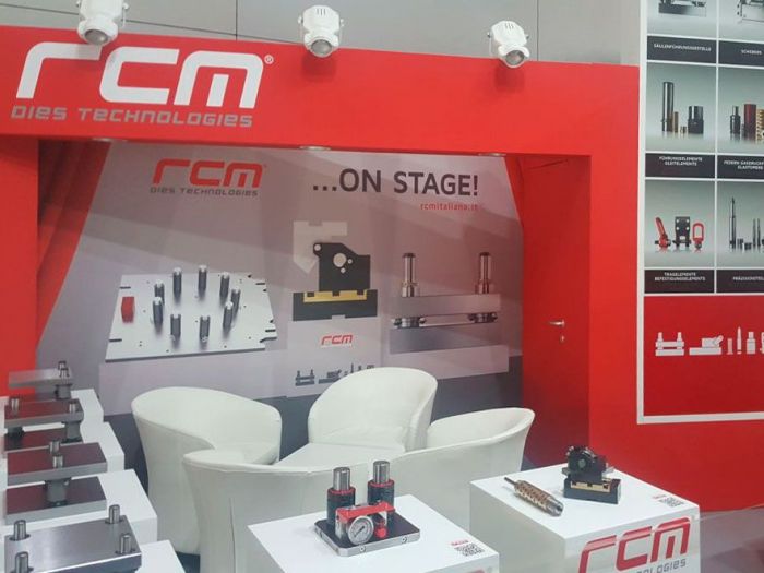 Archisio - Calmaggiorestudio - Progetto Stand design