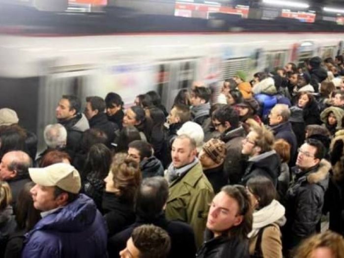 Archisio - Paolo Arsena - Progetto Banchina stracolma La metro collassa