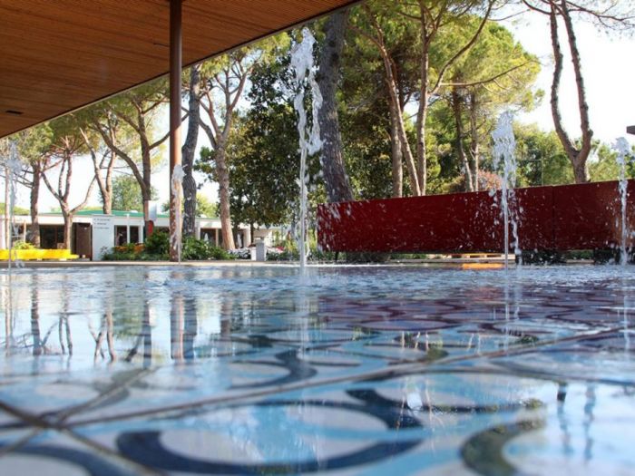 Archisio - Forme Dacqua - Progetto Fontane dinamiche e a sfioro - camping marina di venezia