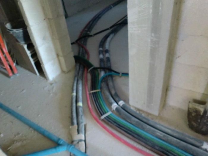 Archisio - Mp Impianti - Progetto Impianti elettrici per gli immobili e quadri per macchinari elettrici