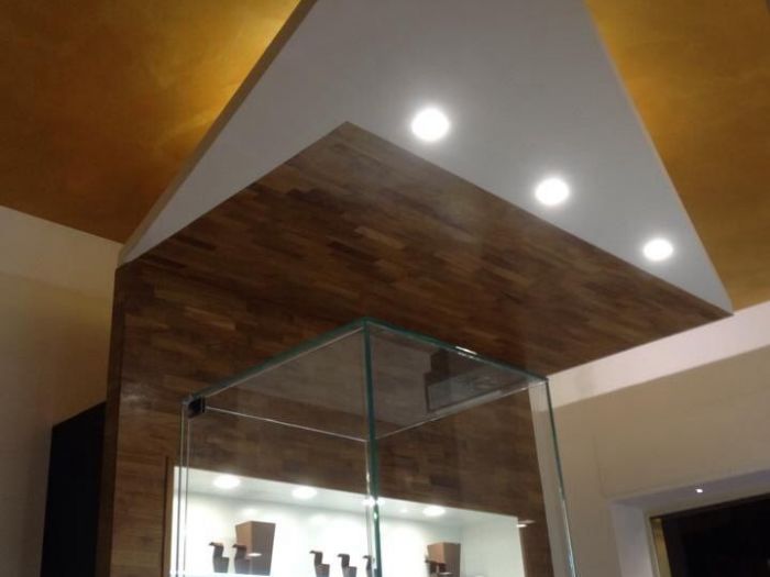 Archisio - Casesa Tiziano - Progetto Gioielleria piazza oro