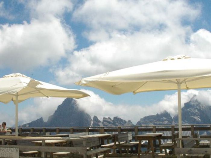 Archisio - Vip Tende - Progetto Grandi ombrelloni