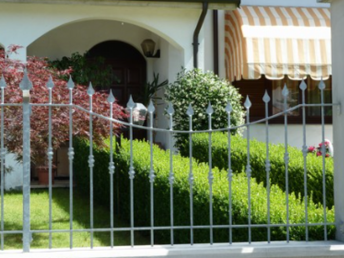 Archisio - Nervo Valerio - Progetto Cancelli industriali e civili inferriate e cancelletti persiane blindate recinzioni ringhiere esterne e interne gazebi grandi