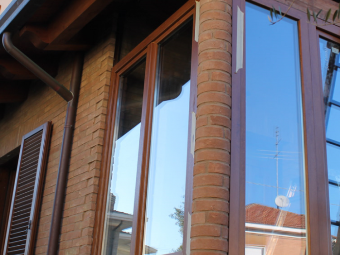 Archisio - Vetreria Artevetro Baldinini Srl - Progetto Infissi in legno e pvc