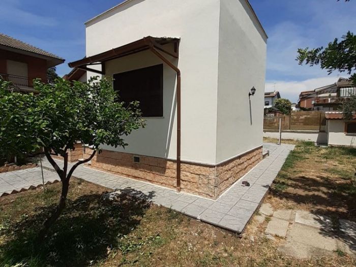 Archisio - Mani Srl Ristrutturazini - Progetto Restyling esterno di un villino unifamiliare sito in roma zona acilia