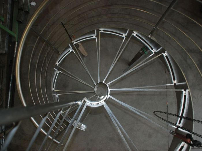 Archisio - Tecno Plus Snc - Progetto Scala a chiocciola in acciaio inox e cristallo