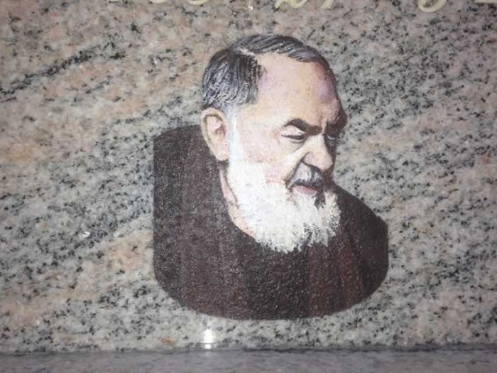 Archisio - Raspanti Andrea C Snc - Progetto Lavorazione lapidi funebri con decori applicati