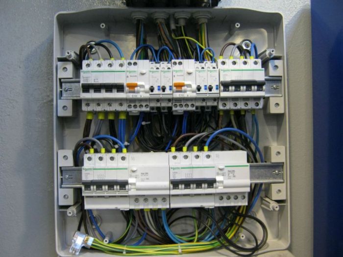 Archisio - Modernaluce Impianti Elettrici - Progetto 2012 monza officina meccanica