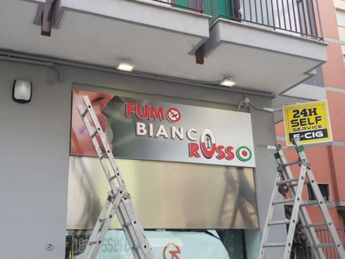 Archisio - Roncone Design Studio - Progetto Fumo bianco rosso - vape lounge