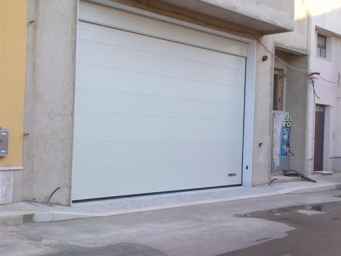 Archisio - Serramenti Puglisi srl - Progetto Porte basculanti e porte sezionali