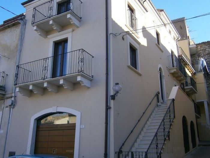 Archisio - Maurizio Loi - Progetto Committente carlo caramanico - restauro e consolidamento fabbricato