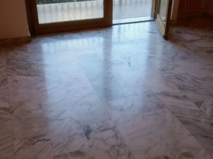 Archisio - Marco Pavimenti - Progetto Lucidatura marmo prima e dopo