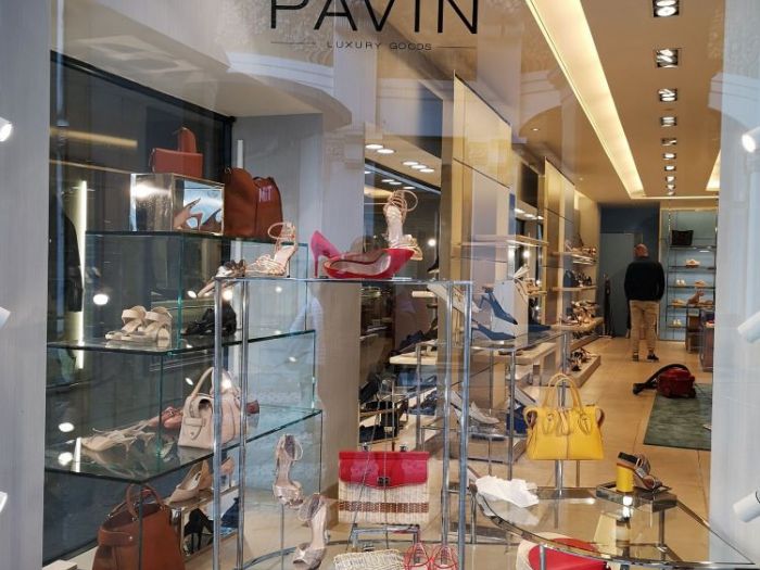 Archisio - Bravo Servizi Aziendali Di Bravo Maurino - Progetto Arredamento interno negozio pavin