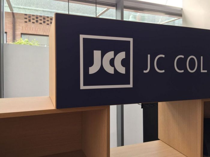 Archisio - Michele Savoia Arkwork srl - Progetto Jc collins menswear