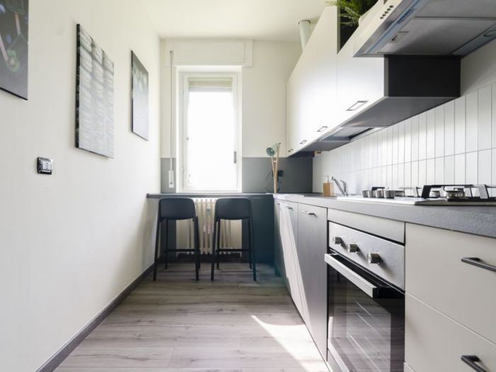 Archisio - Gilardi Interiors On Staging - Progetto Una cucina lunga e stretta con tanto carattere