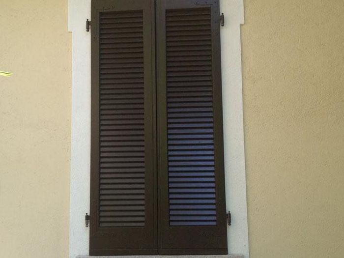 Archisio - Rb Serramenti - Progetto Riparazione di persiane porte e finestre danneggiate