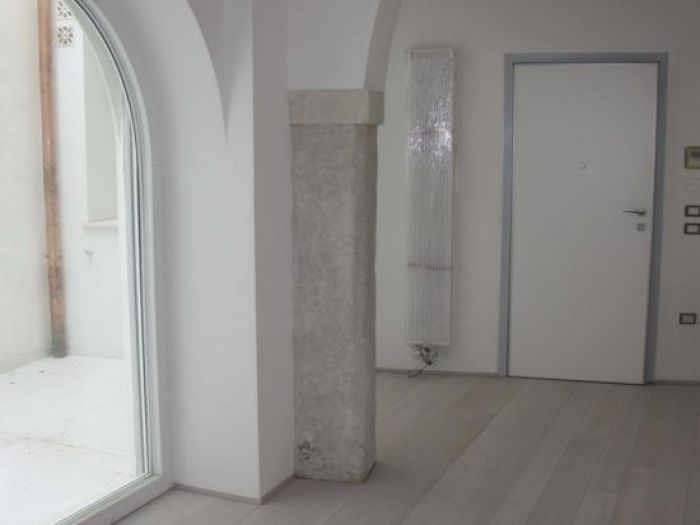 Archisio - Sofim Srl Soluzioni E Finiture Immobiliari - Progetto Sofim Srl fornisce e posa tutti i tipi di pavimenti in legno dal massello nelle varie essenze da levigare e trattare in opera ai vari tipi di prefinito