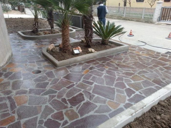 Archisio - Impresa Edile Antonelli E Gattari - Progetto Marciapiedi fioriere e pavimenti in porfido