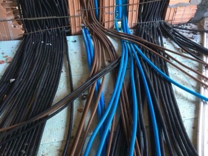 Archisio - Impianti Elettrici Civili E Industriali Light 2000 - Progetto Servizio di noleggio di piattaforme aeree con operatore abilitato